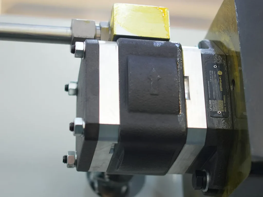 HN-GP6-200系列液态膏全自动送料袋装机